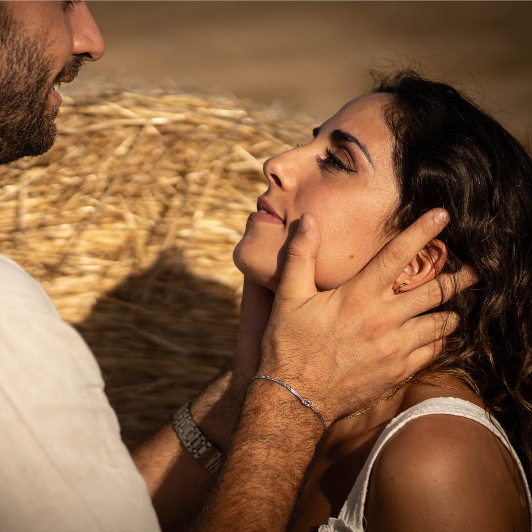 Bracciale Minimalista con Nodo d'Amore