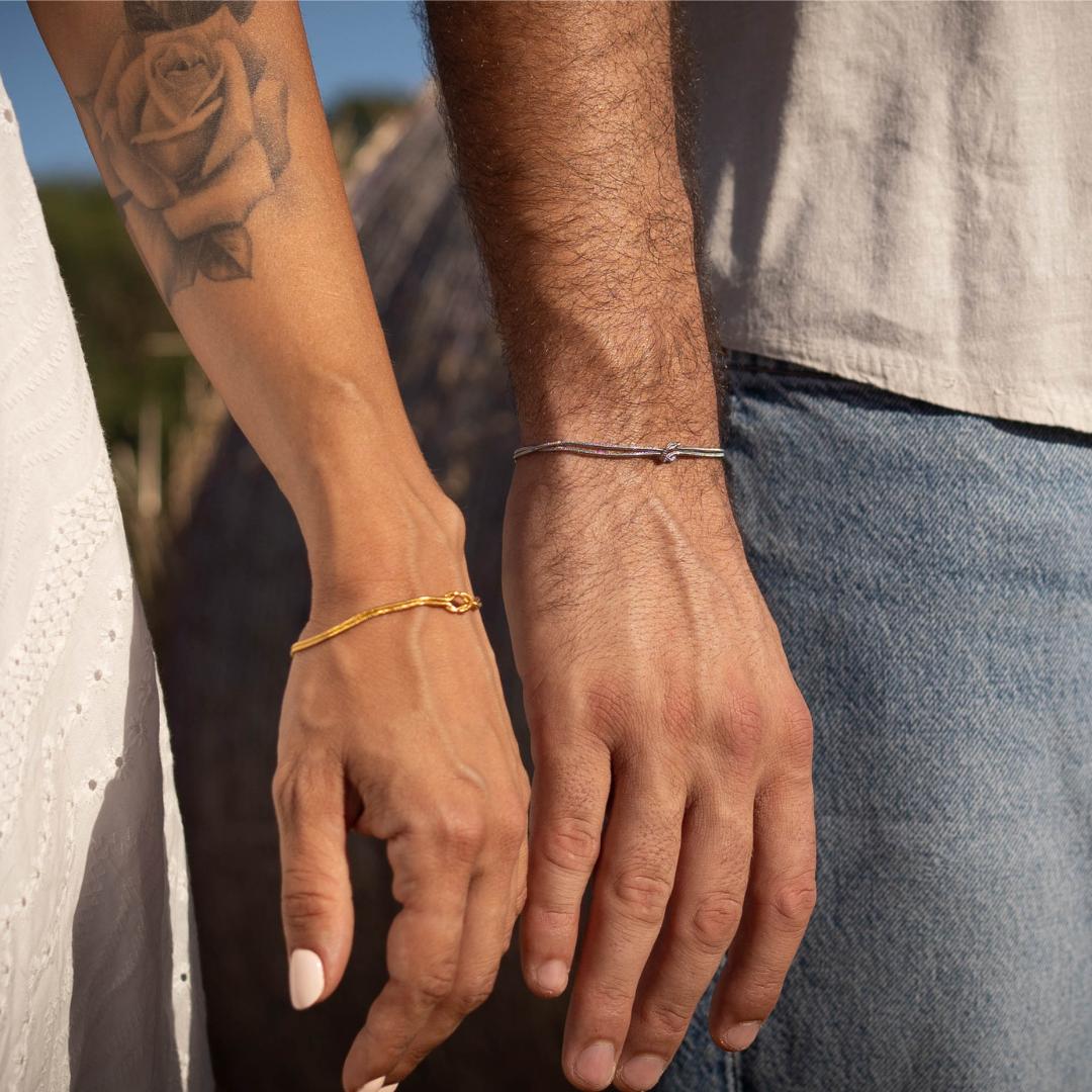 Bracciale Minimalista con Nodo d'Amore